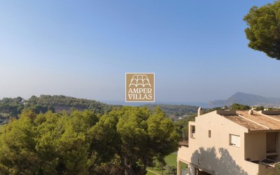 A beautiful bungalow located next to the Altea Golf Club.
